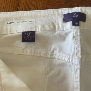 NYDJ WHITE JEANS. LIFT X TUCK TECHNOLOGY